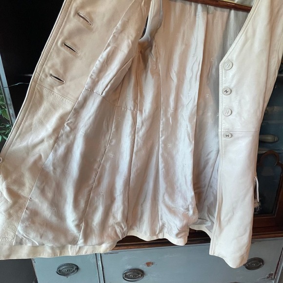 CHANEL BOUTIQUE Vintage Lambskin Sleeveless Longline Vest Creme Sz 38 With COA - Picture 6 of 16